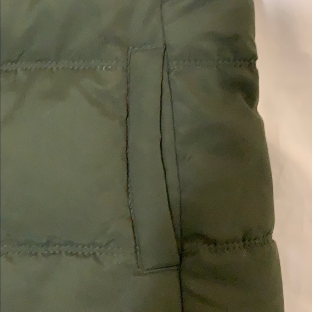 Old Navy Puffer Vest Green - Picture 2 of 5
